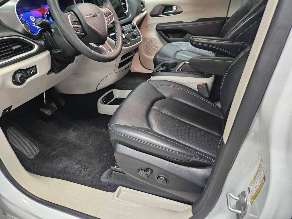 used 2024 Chrysler Pacifica car, priced at $29,900
