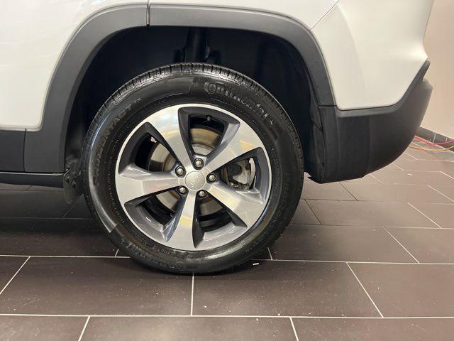 used 2019 Jeep Cherokee car, priced at $15,168