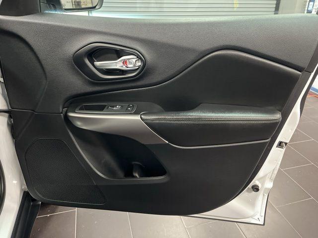 used 2019 Jeep Cherokee car, priced at $15,168