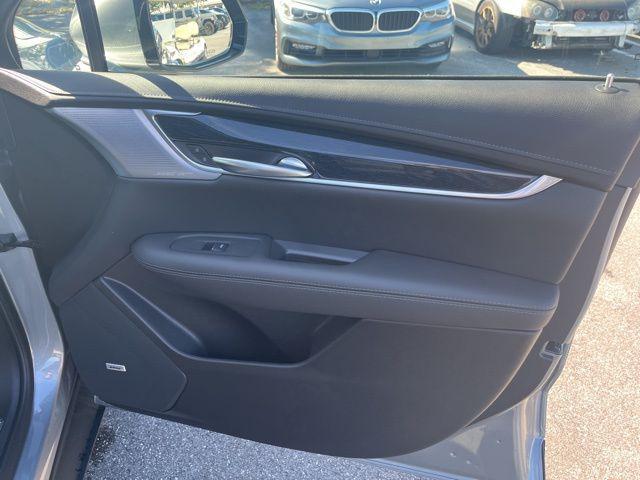 new 2025 Cadillac XT5 car, priced at $49,889