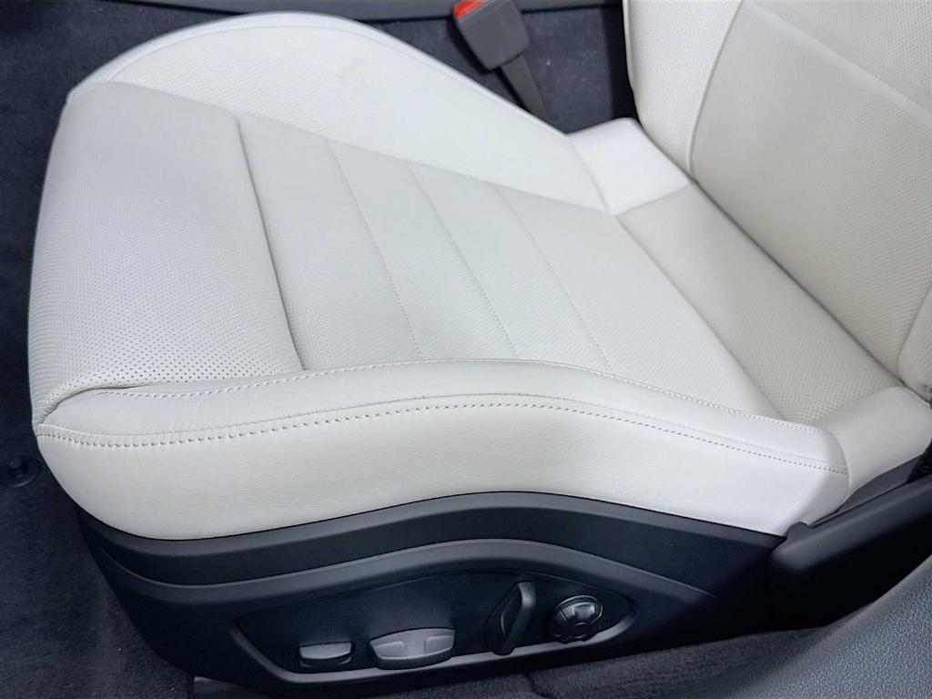 new 2025 Porsche Panamera car, priced at $140,895