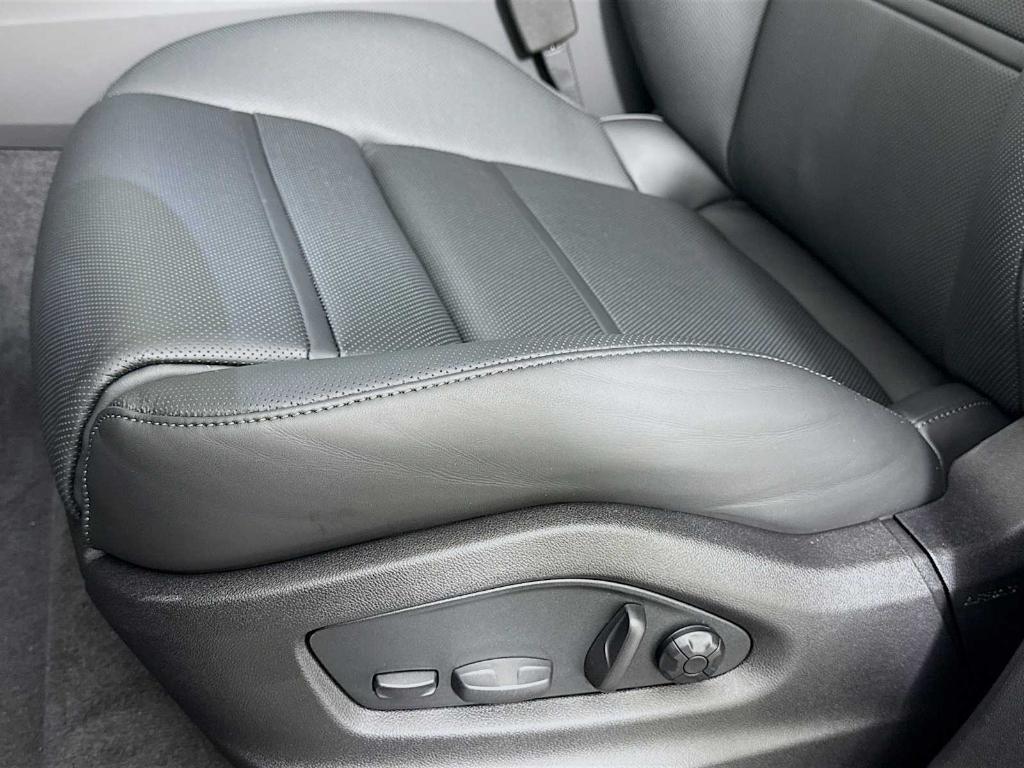 new 2026 Porsche Cayenne car, priced at $129,450