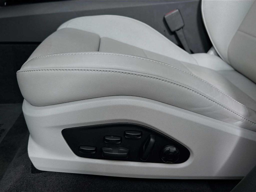 used 2025 Porsche Macan car, priced at $82,900