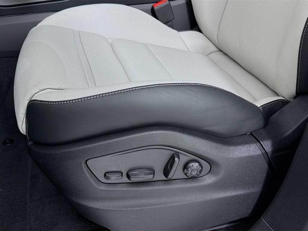 new 2026 Porsche Cayenne car, priced at $115,630