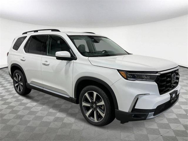 new 2025 Honda Pilot car, priced at $51,015