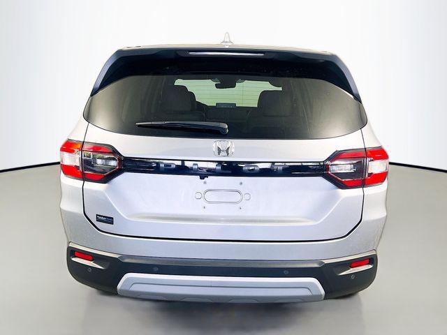 used 2025 Honda Pilot car, priced at $40,076