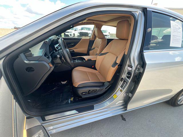 used 2023 Lexus ES 350 car, priced at $32,451