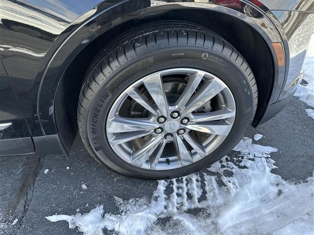 used 2024 Cadillac XT5 car, priced at $38,995