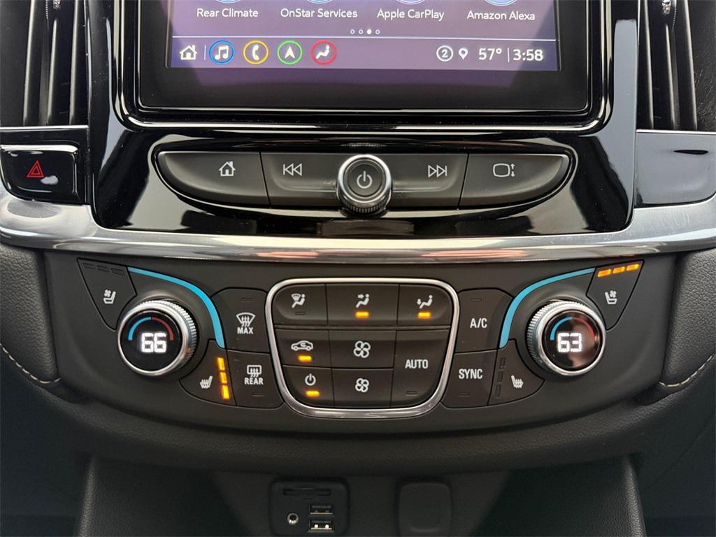 used 2022 Chevrolet Traverse car, priced at $33,106