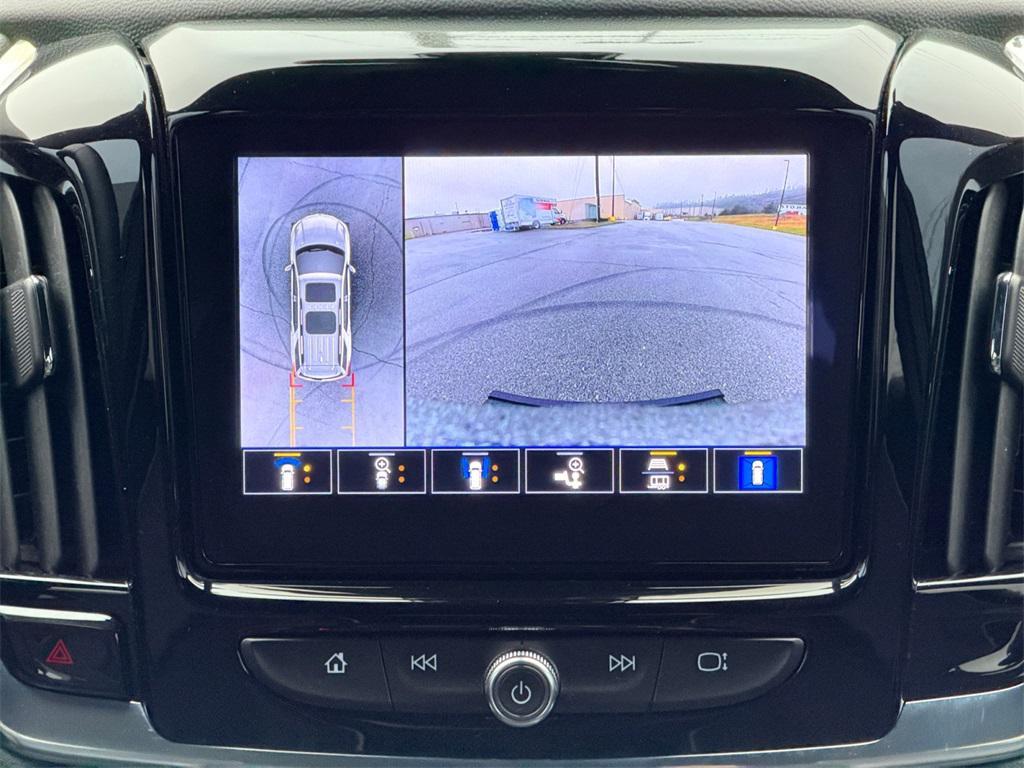 used 2022 Chevrolet Traverse car, priced at $33,106