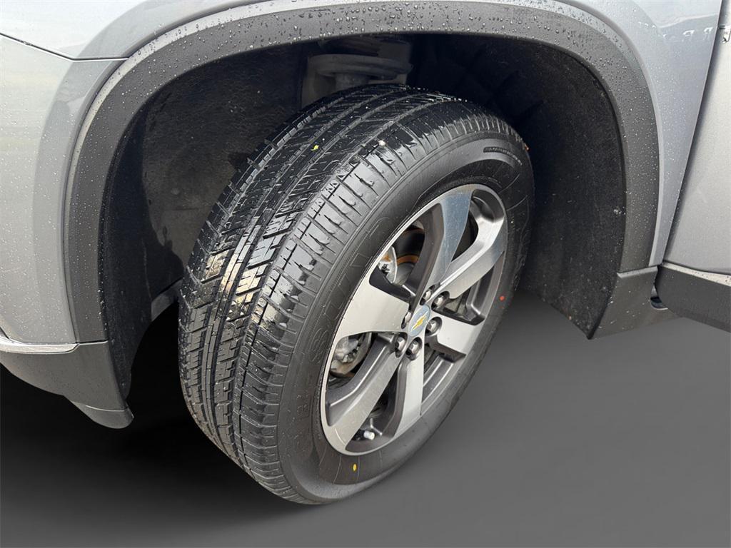 used 2021 Chevrolet Traverse car, priced at $18,682