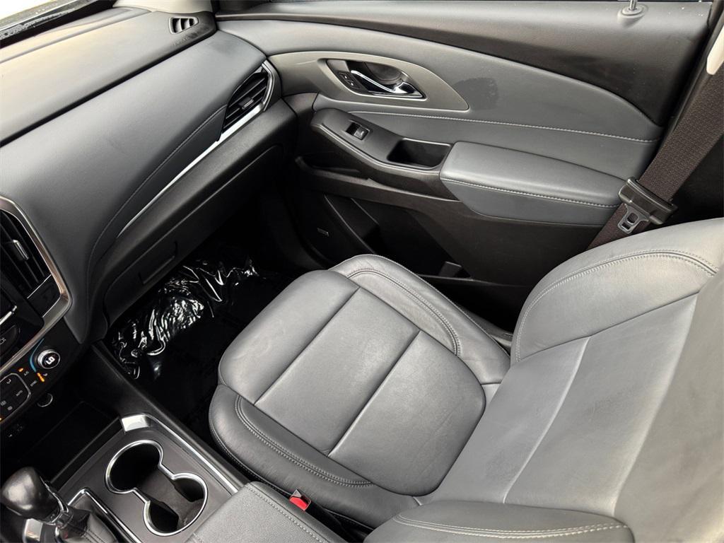 used 2021 Chevrolet Traverse car, priced at $18,682