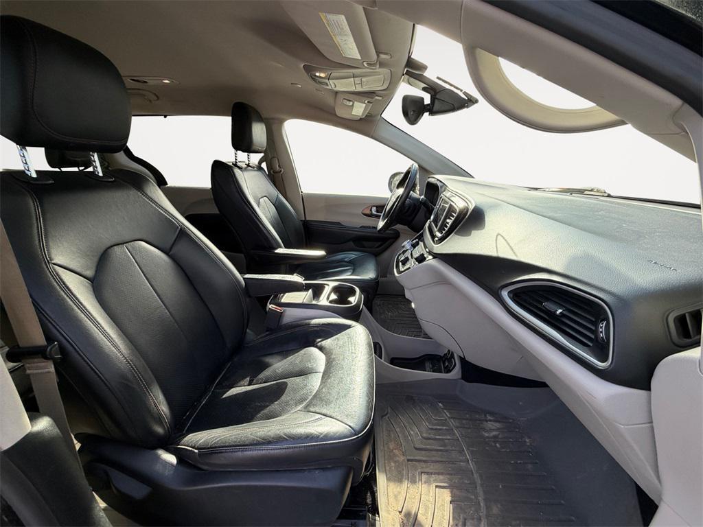 used 2019 Chrysler Pacifica car