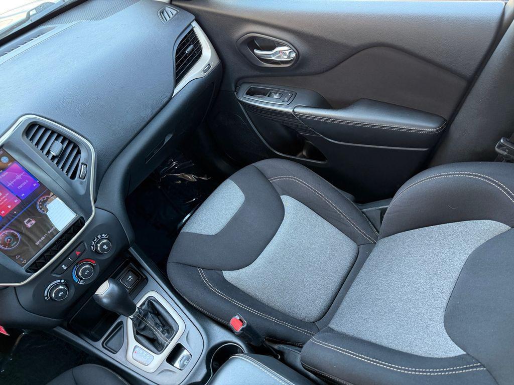 used 2015 Jeep Cherokee car, priced at $4,495