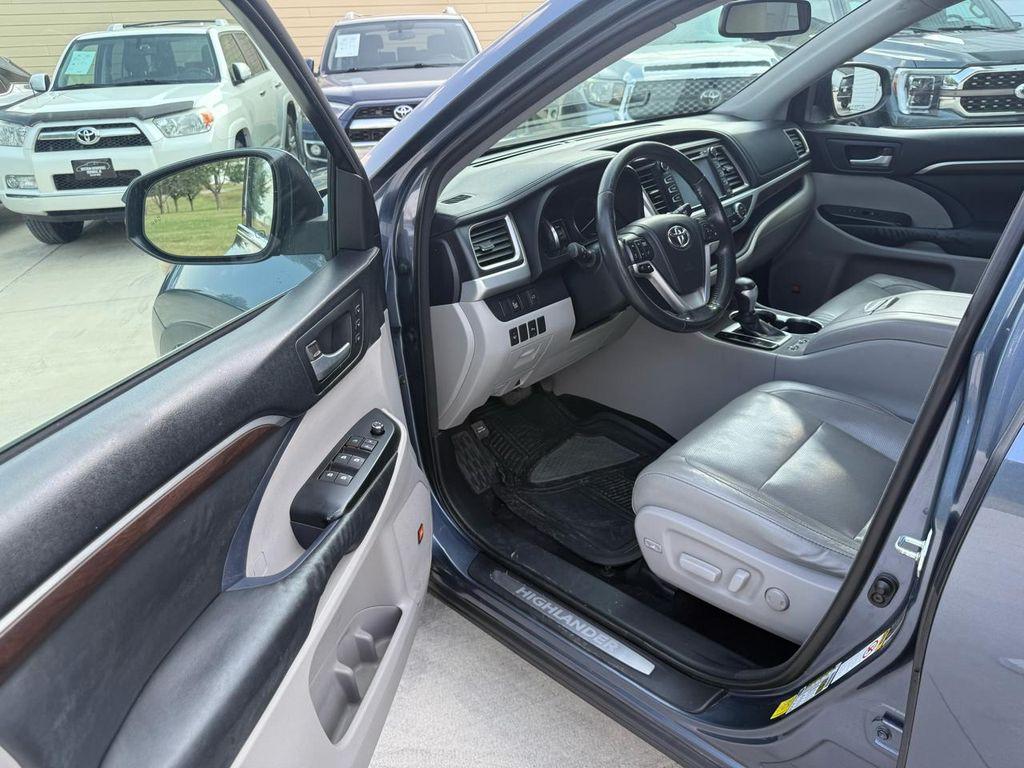 used 2014 Toyota Highlander car, priced at $14,900