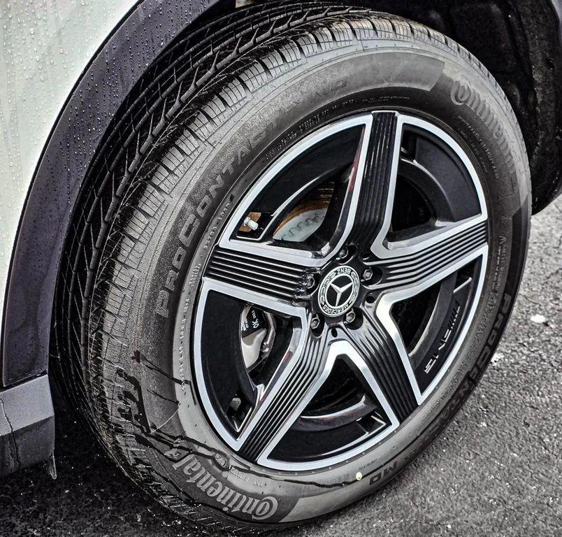 new 2026 Mercedes-Benz GLC 300 car, priced at $59,470