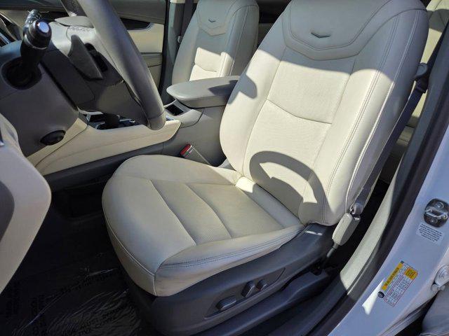 used 2022 Cadillac XT6 car, priced at $31,481