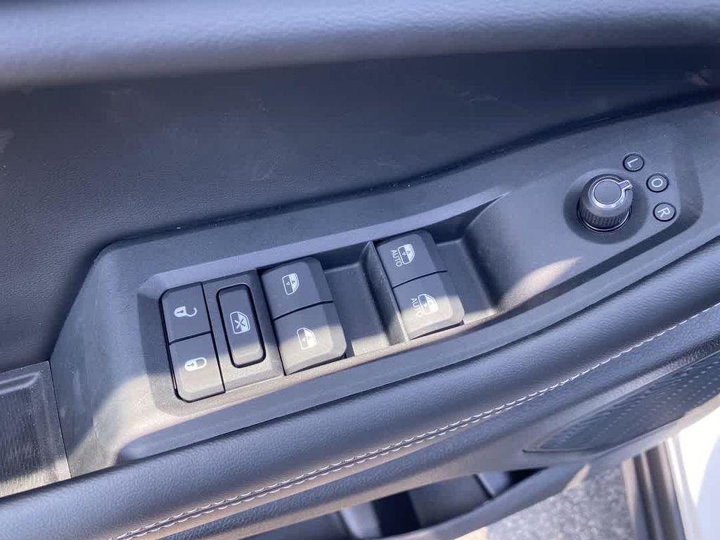 new 2025 Jeep Grand Cherokee car, priced at $51,695