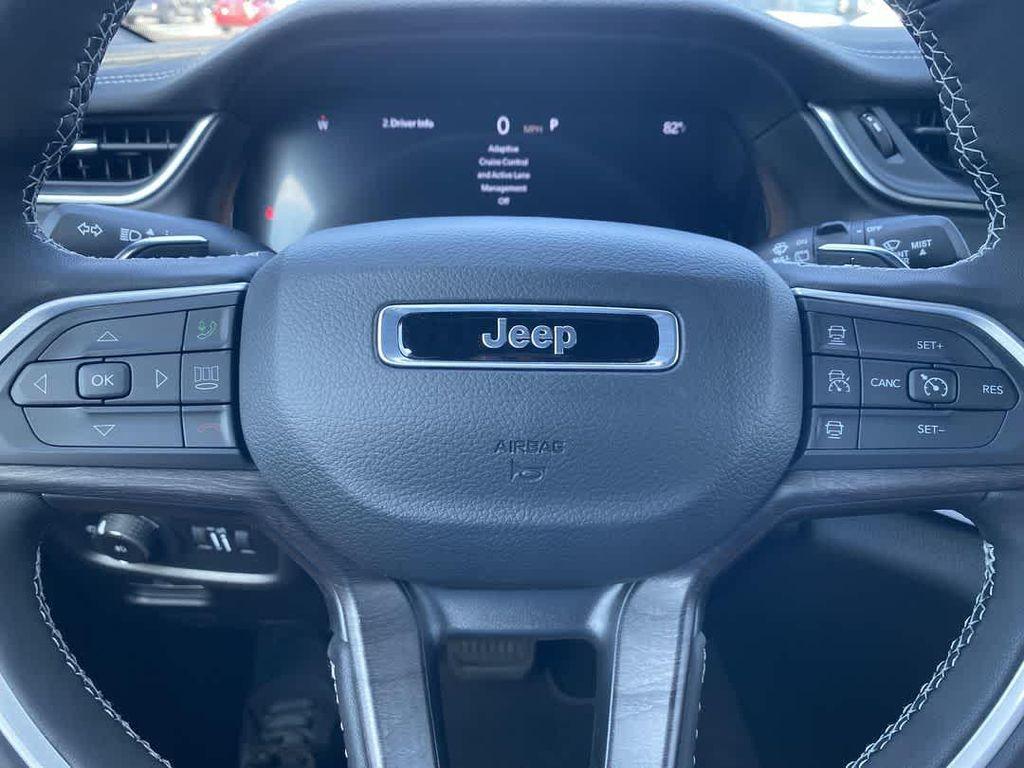 new 2025 Jeep Grand Cherokee car, priced at $51,695