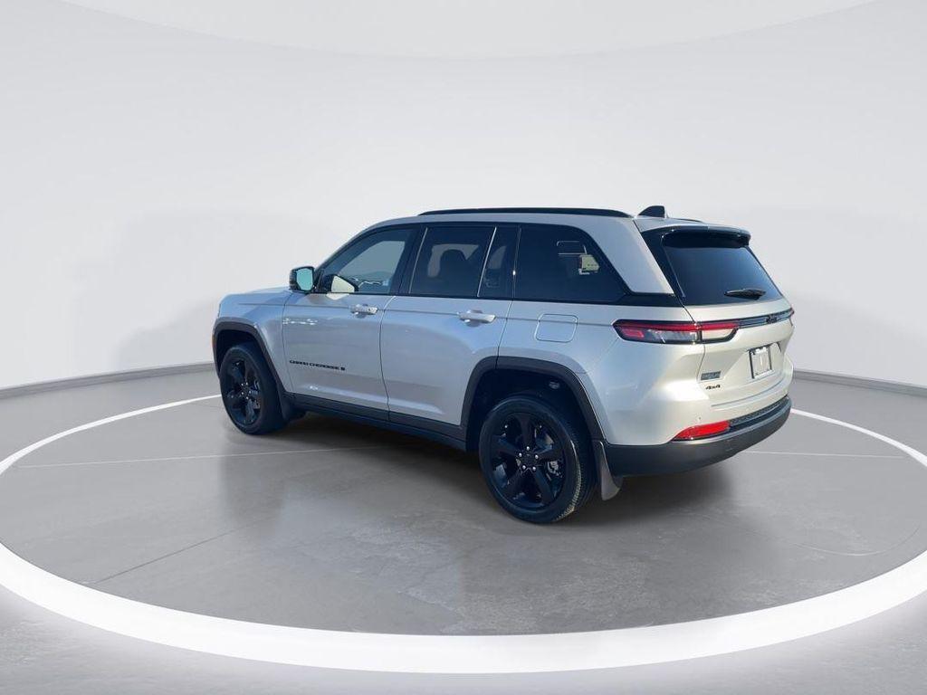 new 2025 Jeep Grand Cherokee car, priced at $48,549