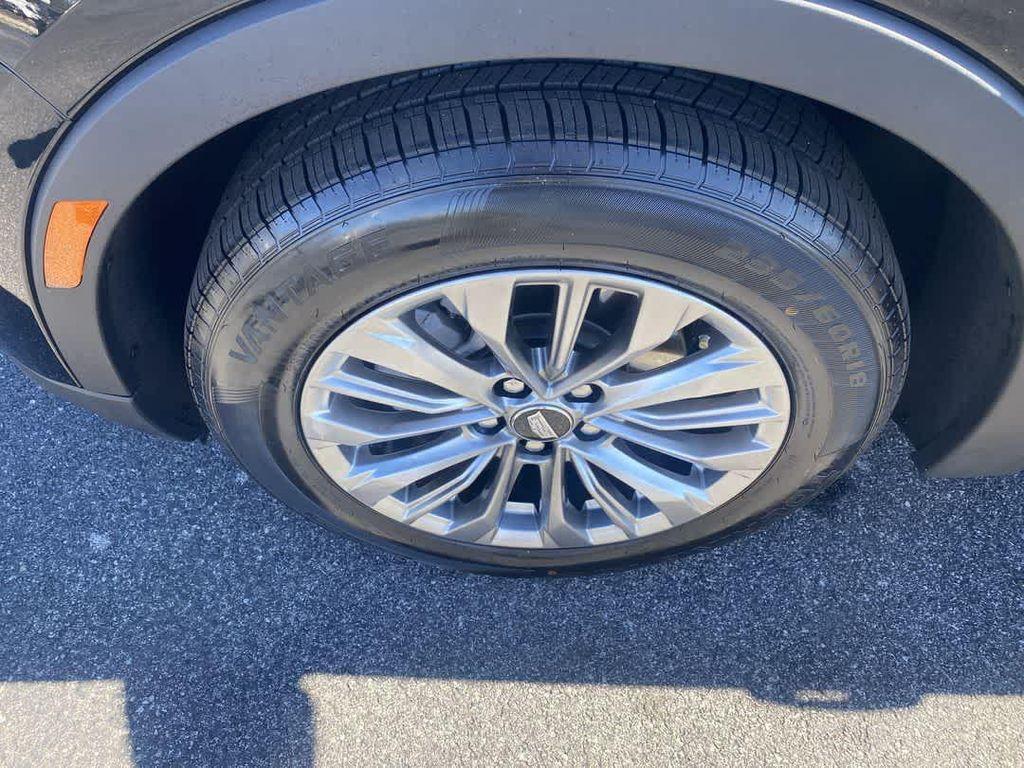 used 2024 Cadillac XT4 car, priced at $27,579
