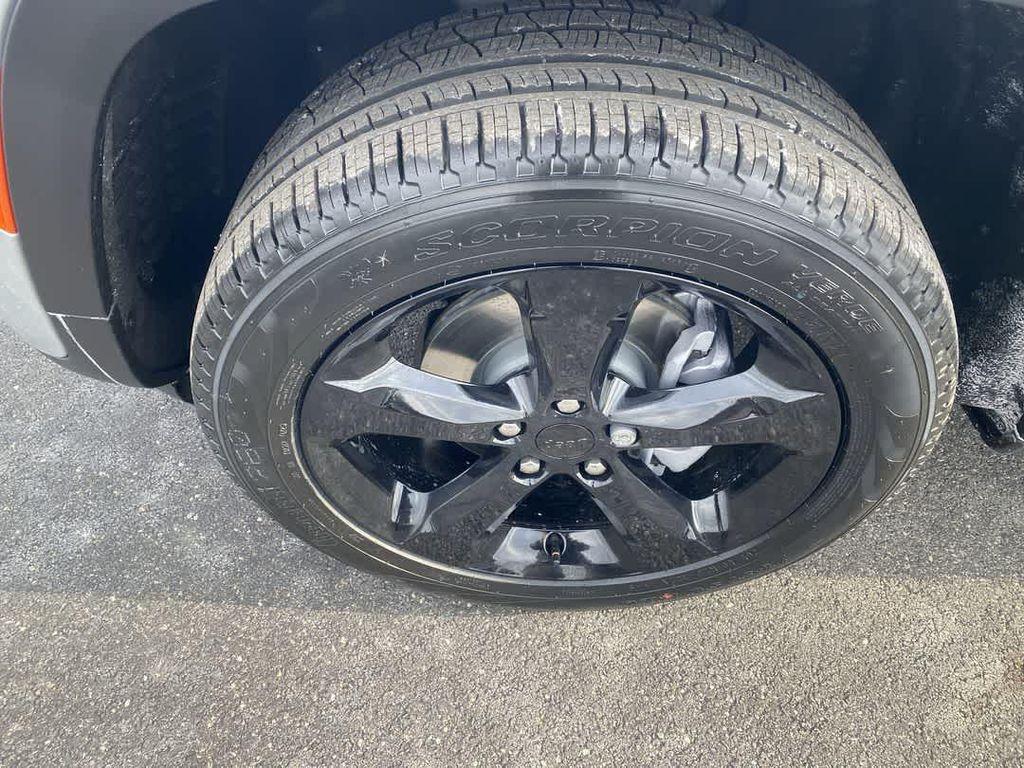 new 2026 Jeep Grand Cherokee car, priced at $47,390