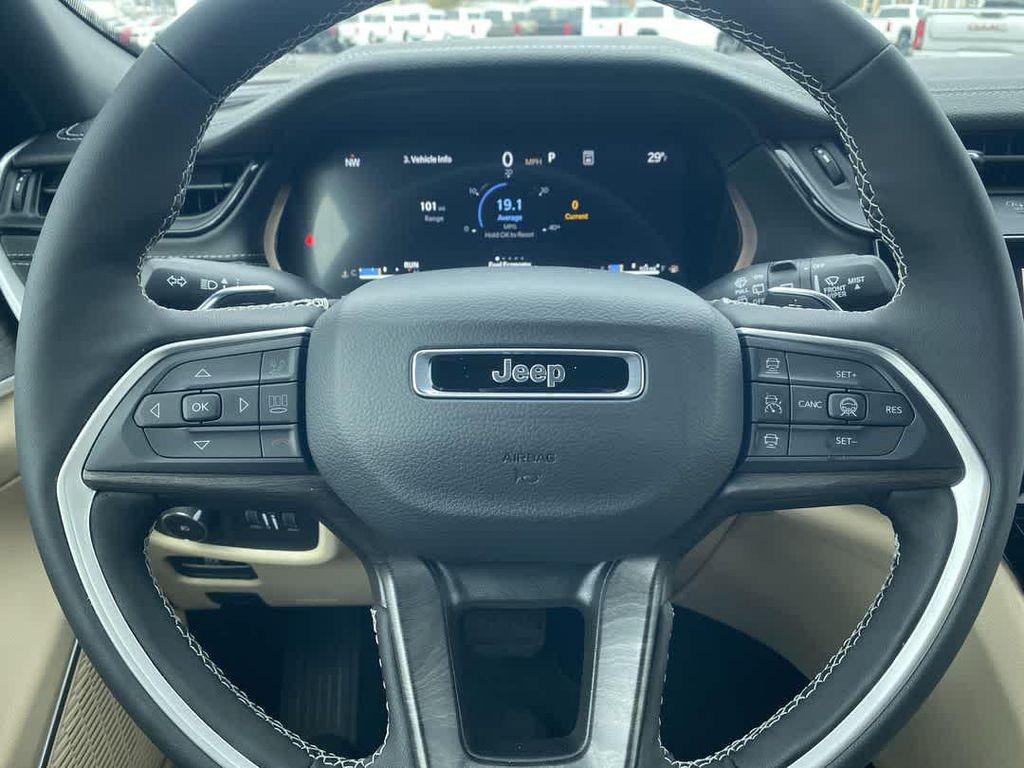 new 2026 Jeep Grand Cherokee car, priced at $47,390