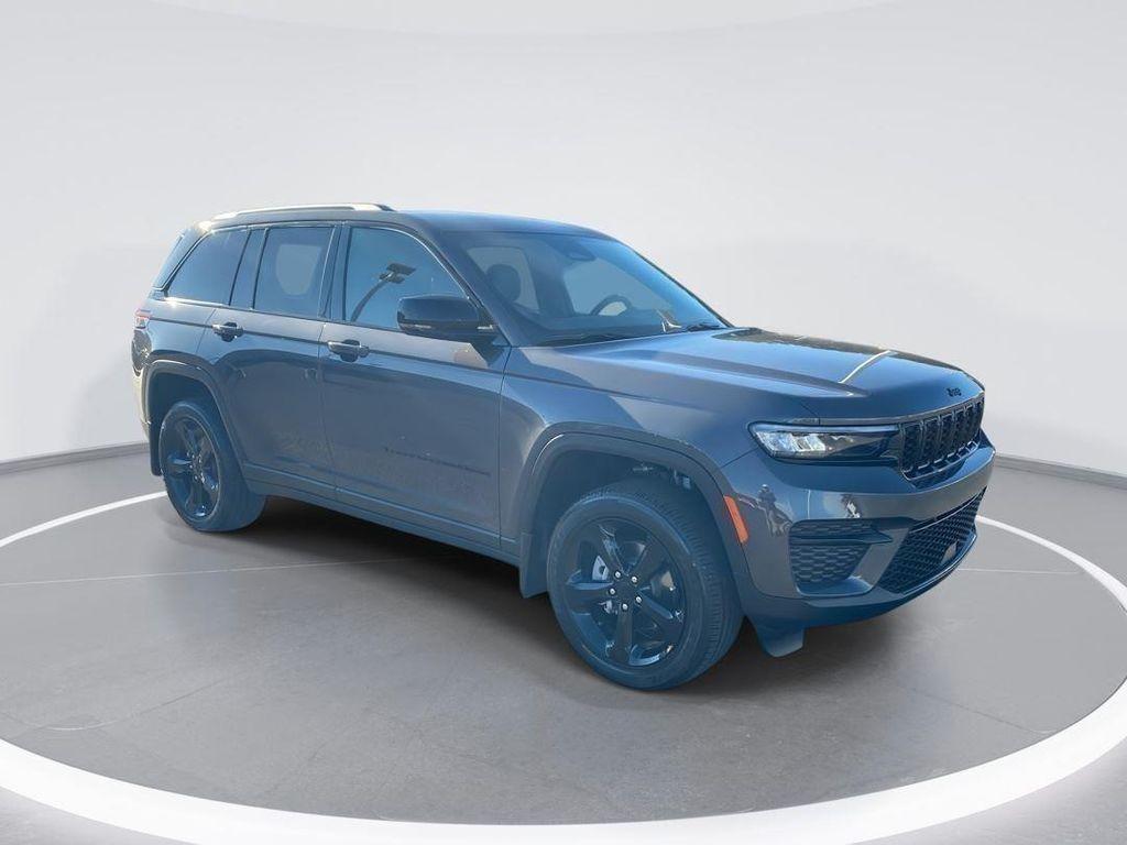 new 2025 Jeep Grand Cherokee car, priced at $47,961