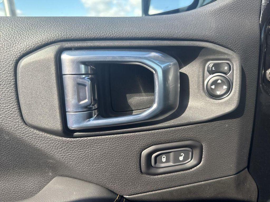 new 2025 Jeep Gladiator car, priced at $51,835