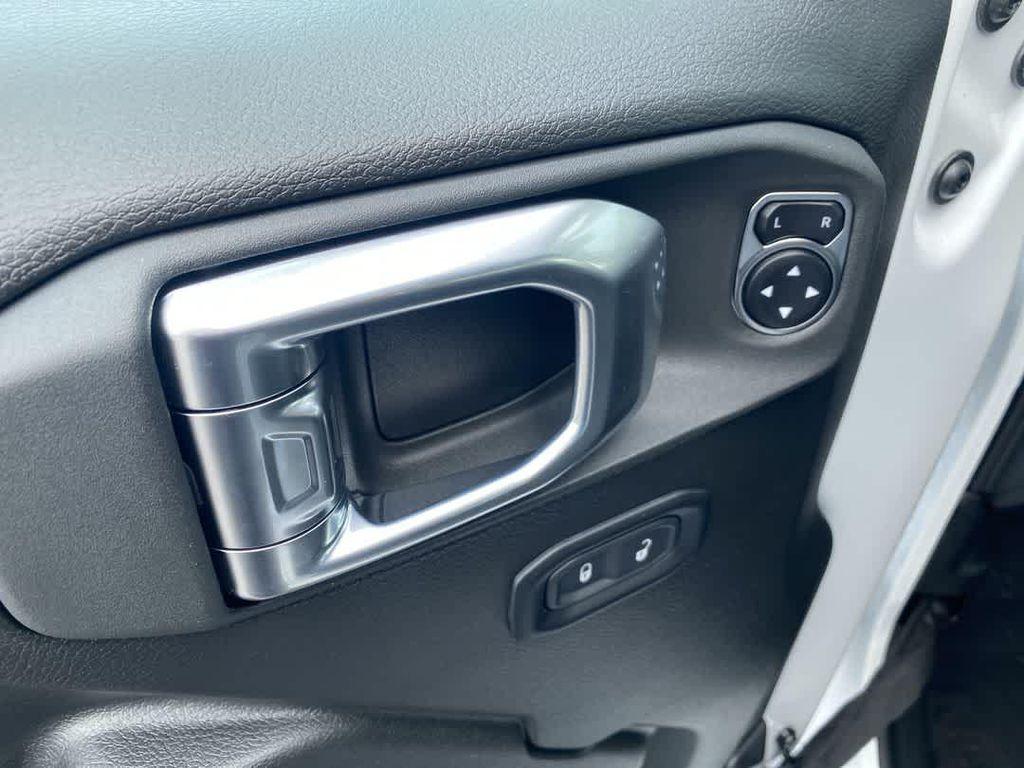 new 2025 Jeep Wrangler car, priced at $53,231