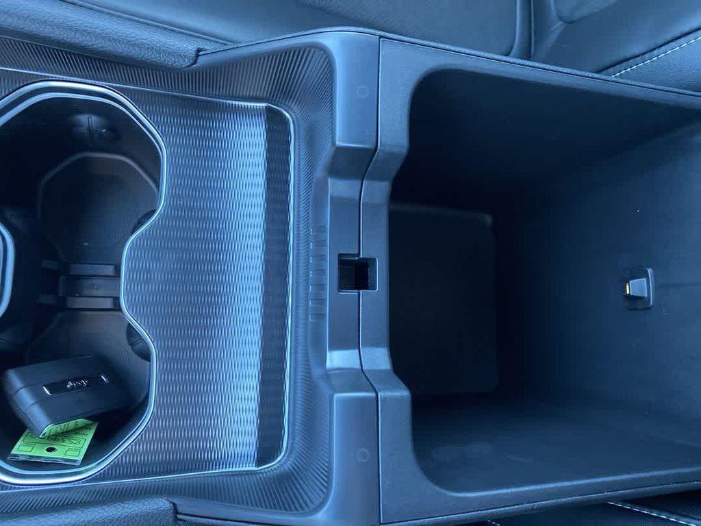 new 2025 Jeep Grand Cherokee L car, priced at $49,025