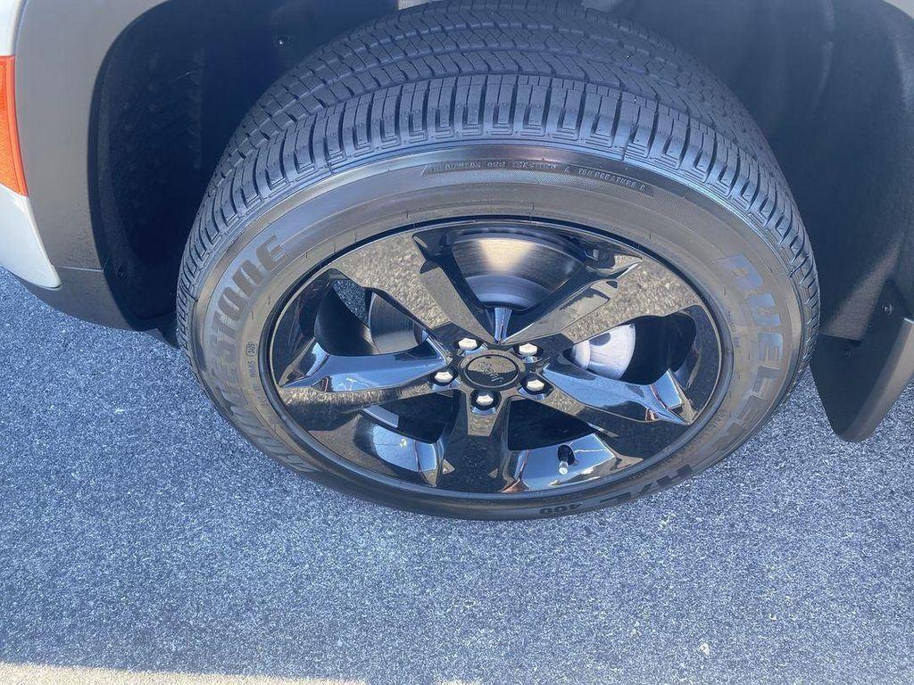 new 2025 Jeep Grand Cherokee car, priced at $47,961