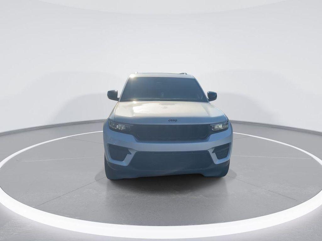 new 2025 Jeep Grand Cherokee car, priced at $47,961