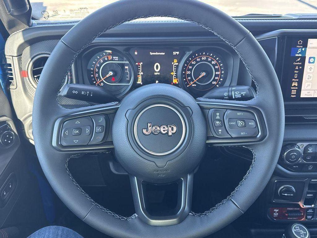 new 2025 Jeep Gladiator car, priced at $61,362