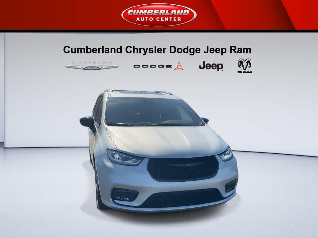 new 2026 Chrysler Pacifica car, priced at $47,773