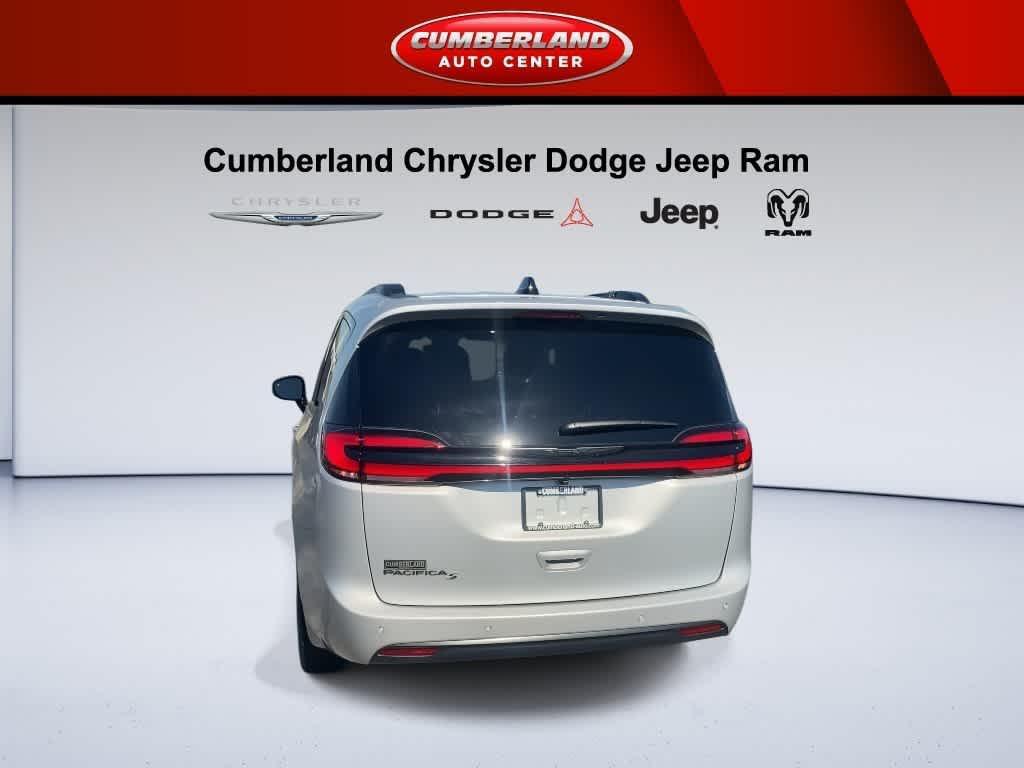 new 2026 Chrysler Pacifica car, priced at $47,773