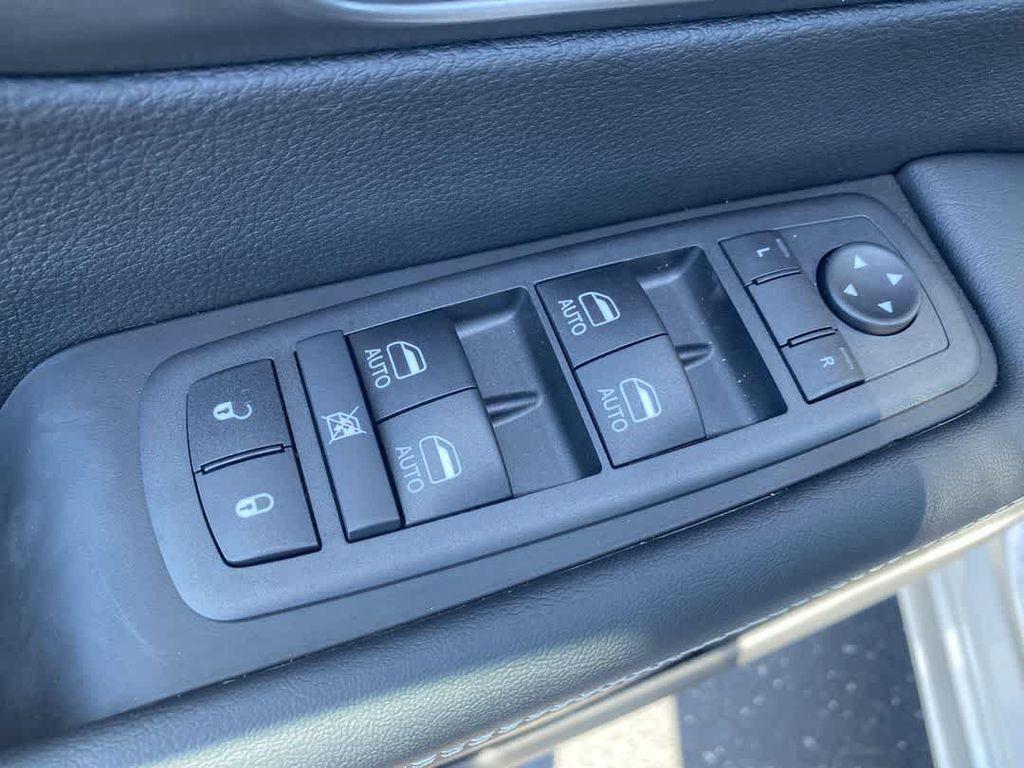 new 2026 Chrysler Pacifica car, priced at $47,773