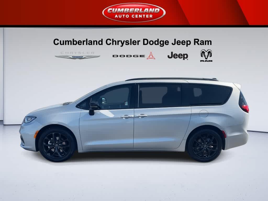 new 2026 Chrysler Pacifica car, priced at $47,773