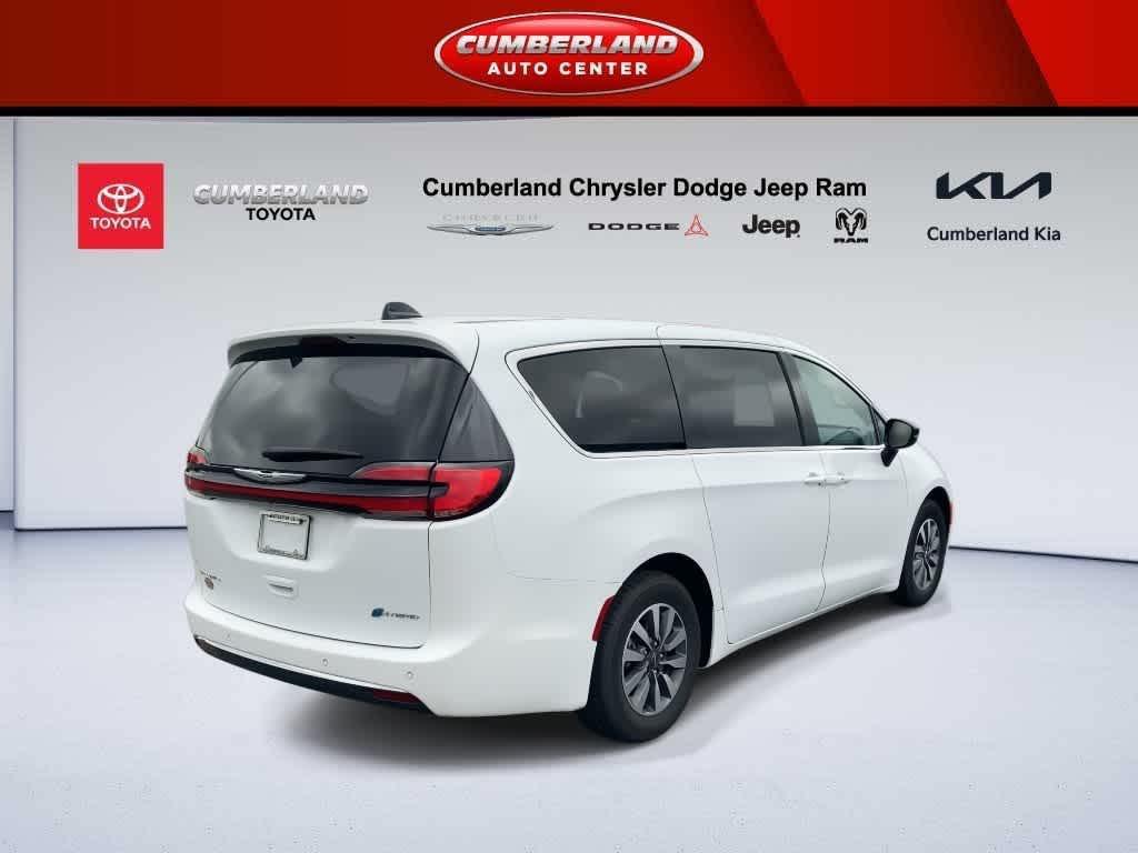 used 2024 Chrysler Pacifica Hybrid car, priced at $27,618
