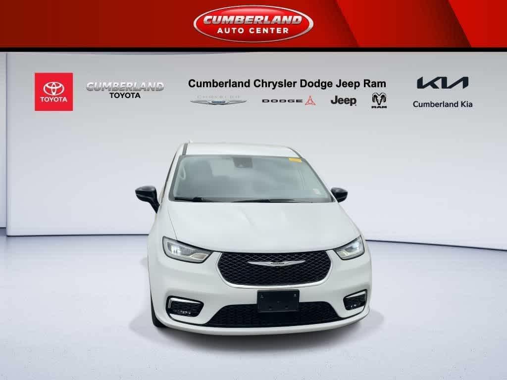 used 2024 Chrysler Pacifica Hybrid car, priced at $27,618