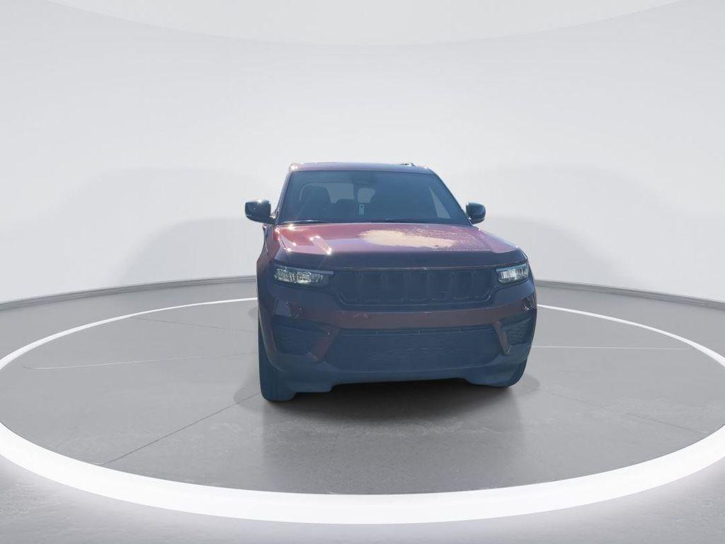 new 2025 Jeep Grand Cherokee car, priced at $45,211