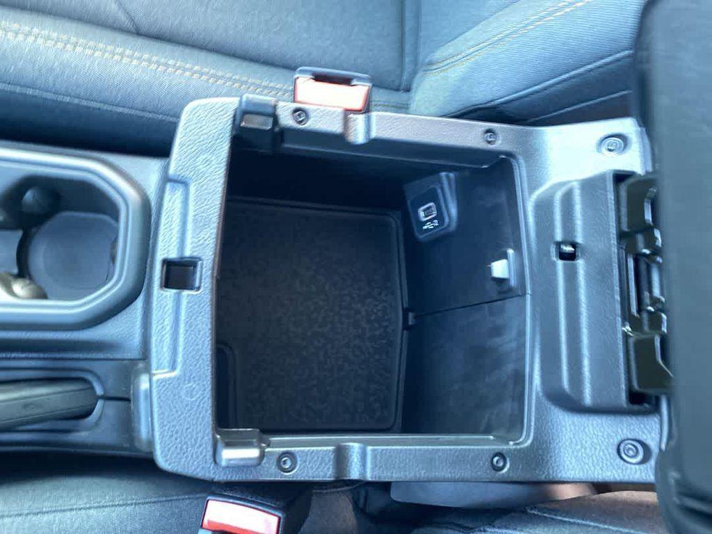 new 2025 Jeep Wrangler car, priced at $40,590