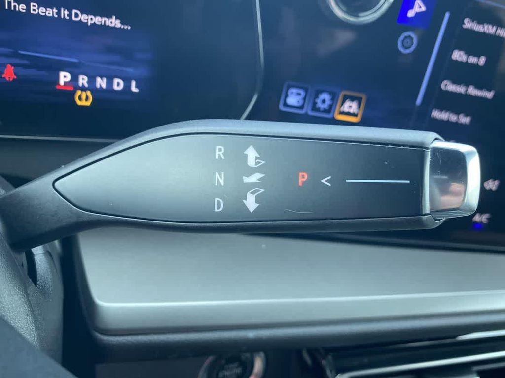 used 2024 Chevrolet Traverse car, priced at $33,297