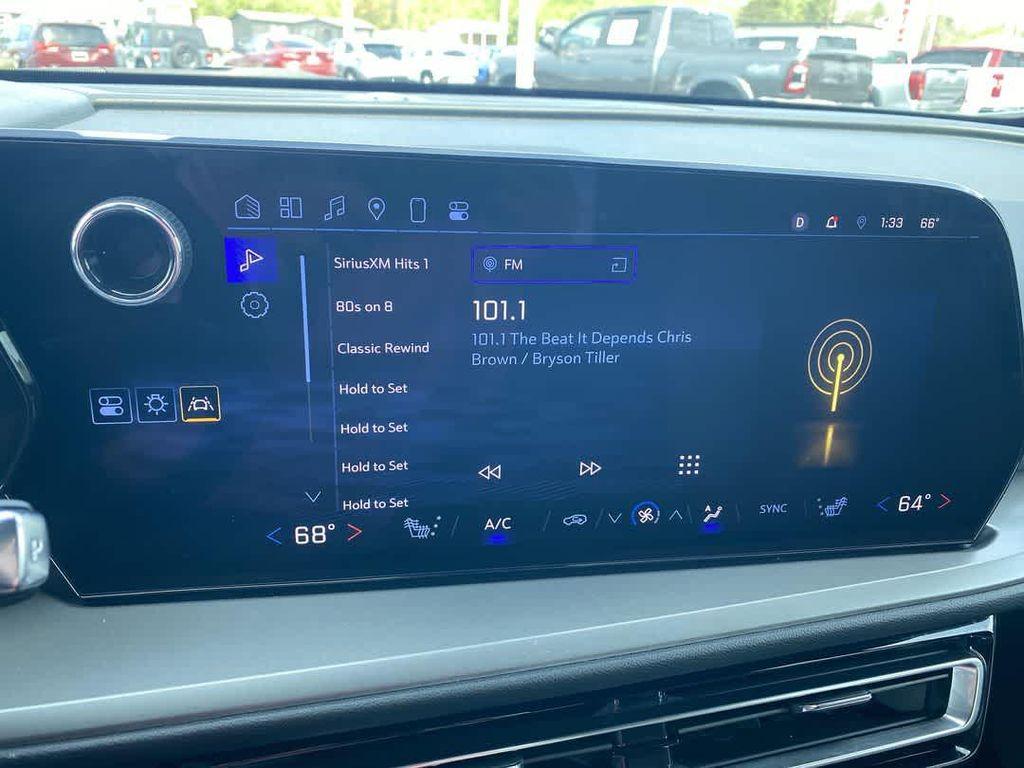 used 2024 Chevrolet Traverse car, priced at $33,297