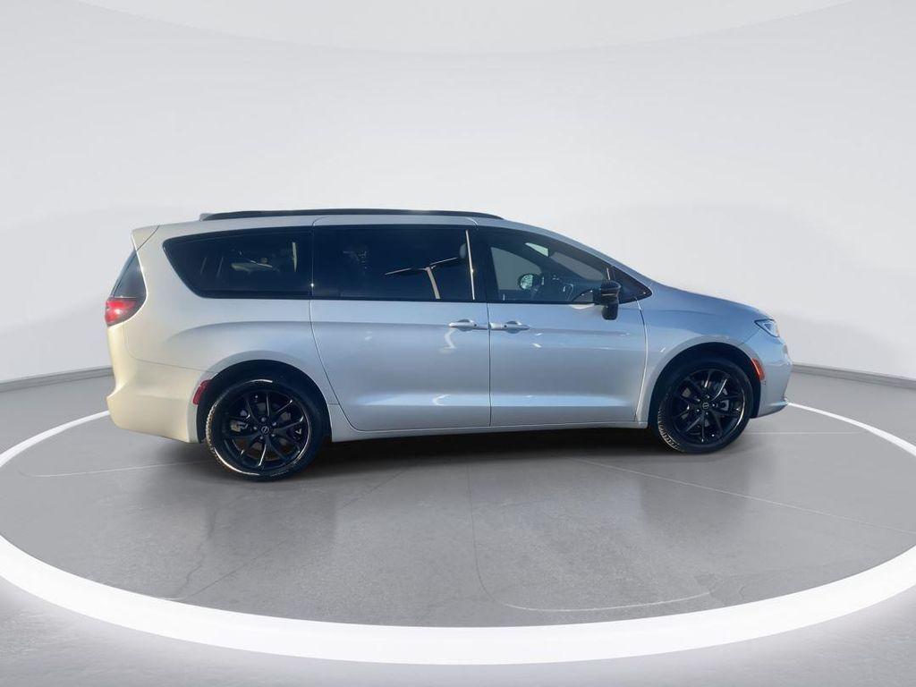 new 2026 Chrysler Pacifica car, priced at $52,333