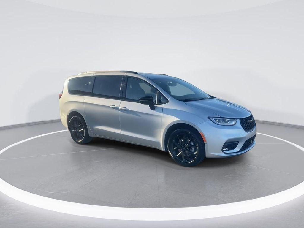 new 2026 Chrysler Pacifica car, priced at $52,333