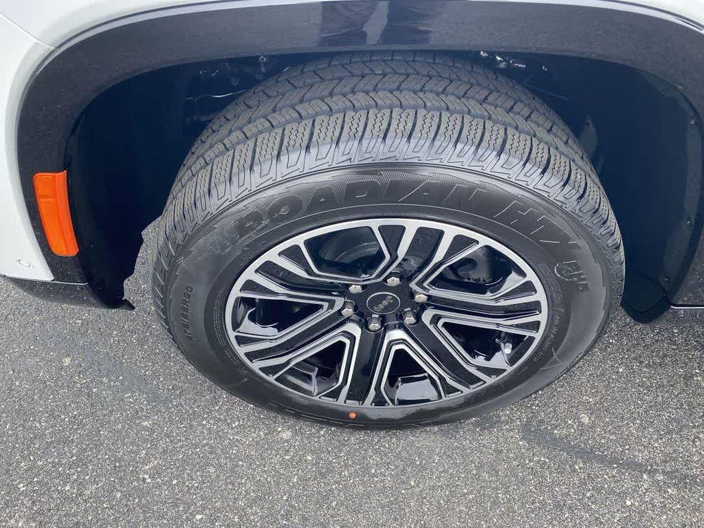 new 2026 Jeep Grand Wagoneer car, priced at $72,490