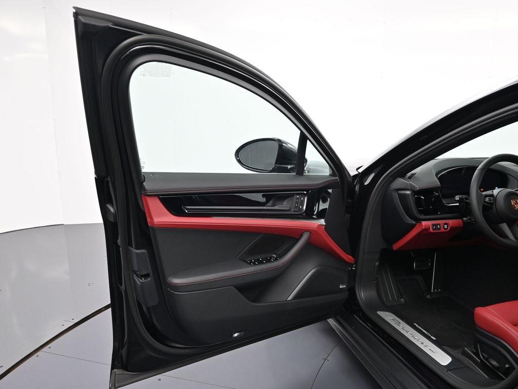 new 2026 Porsche Panamera car, priced at $141,140