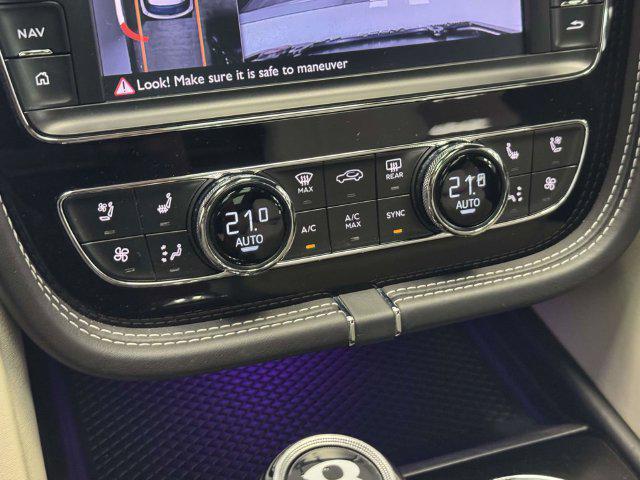 Bentley Bentayga view 44