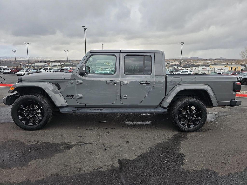 used 2022 Jeep Gladiator car, priced at $35,997